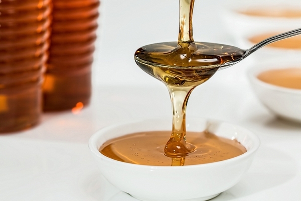 Как можно проверить мед на качество