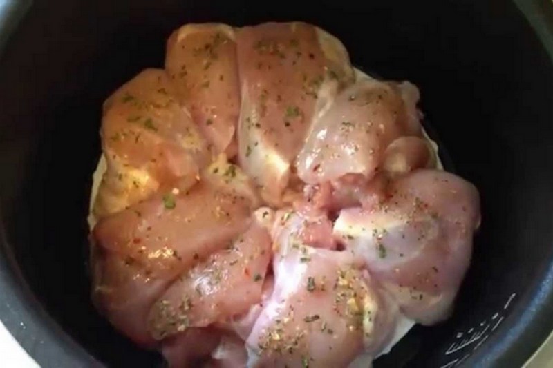 Как приготовить куриное филе в мультиварке?