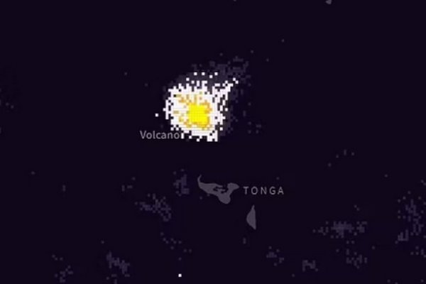 Ярость из недр Земли. Извержение подводного вулкана Тонга вызвало 590 000 ударов молнии (видео)