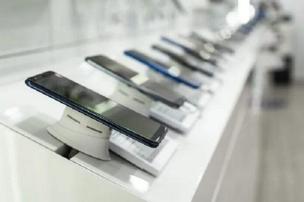 Из-за принятия нового закона цены на смартфоны в Украине могут вырасти на 23%