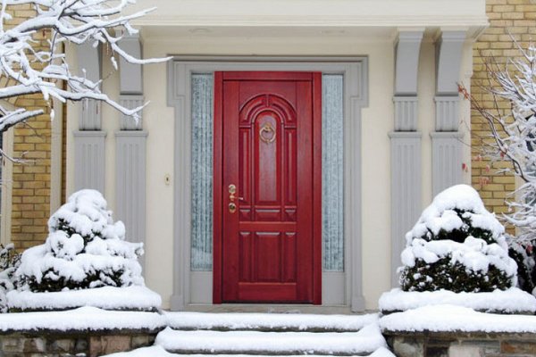 Поможет сохранить до 10% тепла: как утеплить двери в квартире внутри и снаружи
