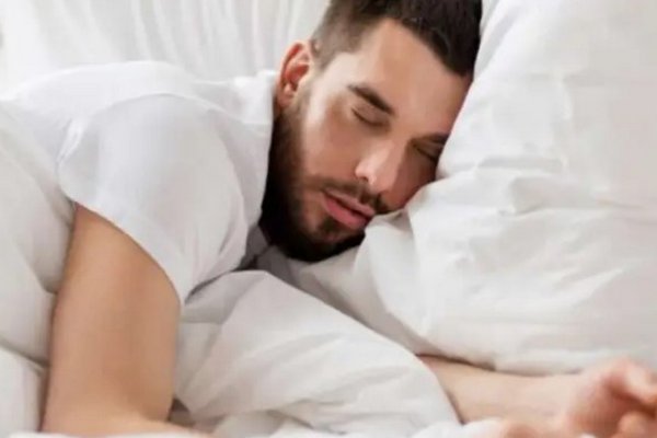 Медики выяснили, какое количество сна лучше всего защищает от болезней