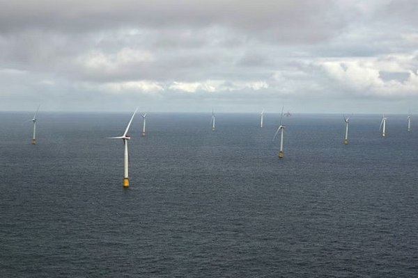 Норвегия открыла крупнейшую в мире плавучую ветровую электростанцию