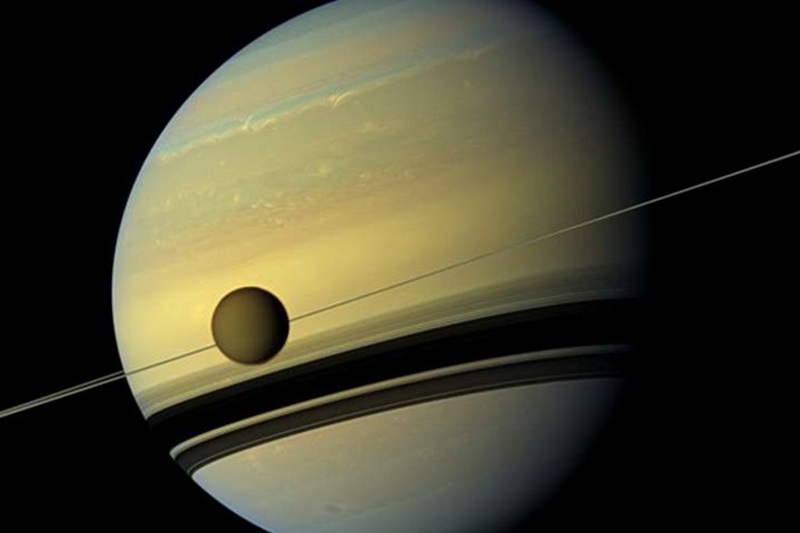 Обнаружены признаки жизни на спутнике Сатурна
