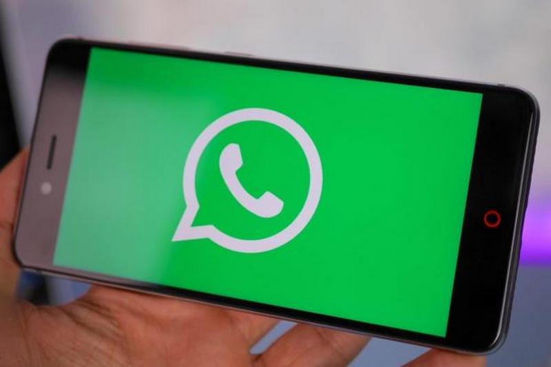 WhatsApp станет платным сервисом: кому и сколько придется платить