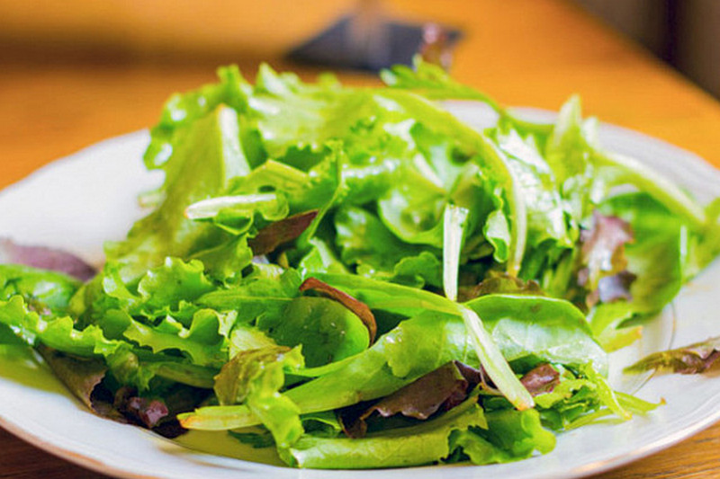 Как лучше всего хранить салатную зелень