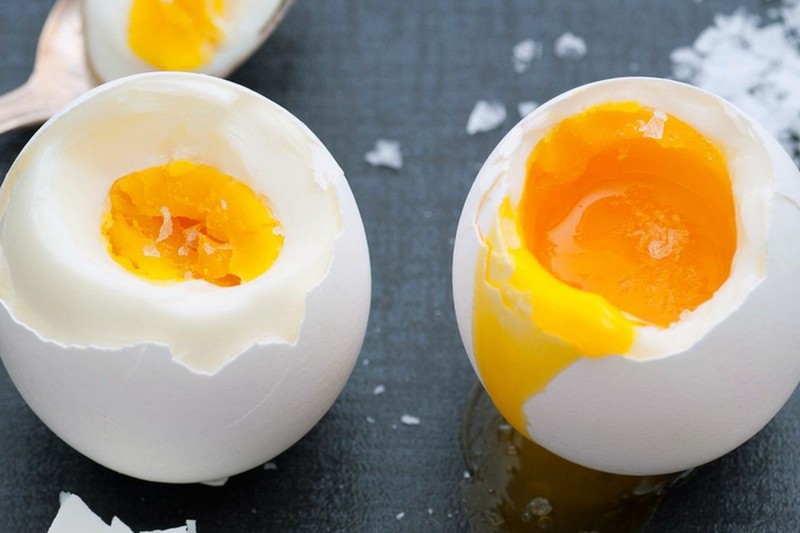 Как правильно сварить яйцо всмятку