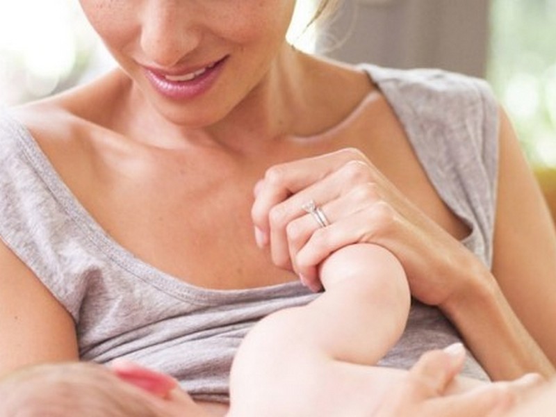 Как правильно кормить малыша грудью. Советы
