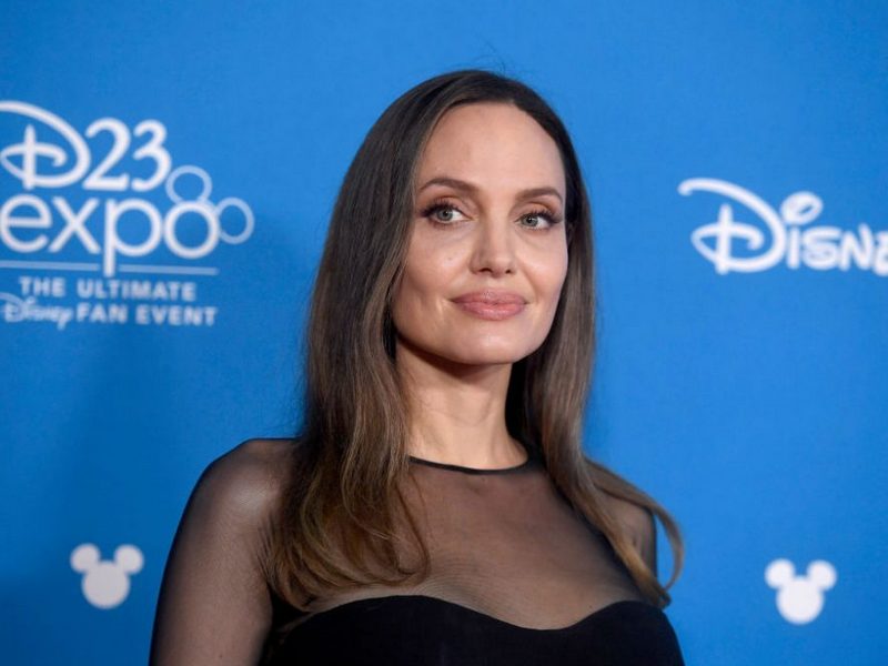 Минуя кинотеатры: новый фильм с Анджелиной Джоли выйдет на Disney+