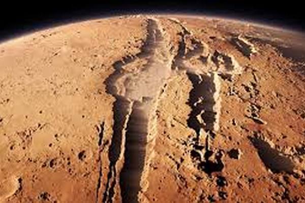 Ученые выяснили причины загадочных землетрясений на Марсе