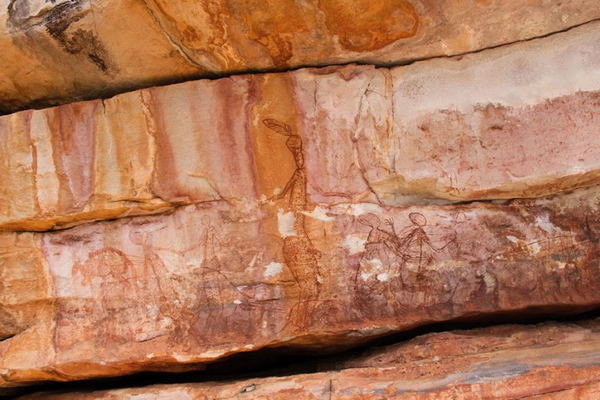 Ученые обнаружили в Австралии необычные наскальные рисунки