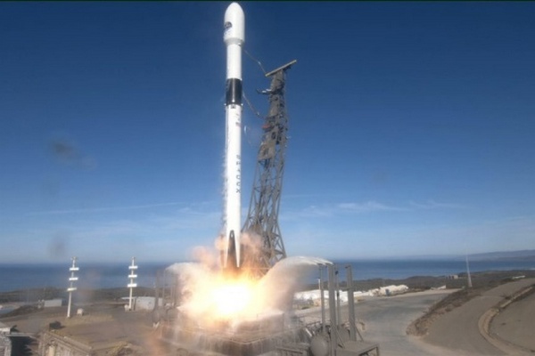 SpaceX отправила на орбиту Falcon 9 со спутником для изучения океана