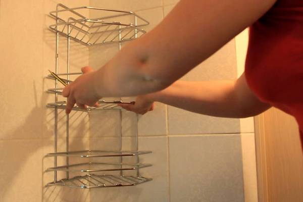 Как правильно очистить полку в ванной от ржавчины