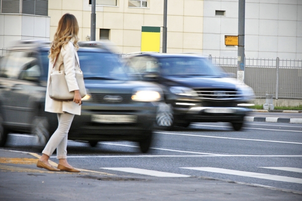 Назван самый опасный день недели для водителей и пешеходов