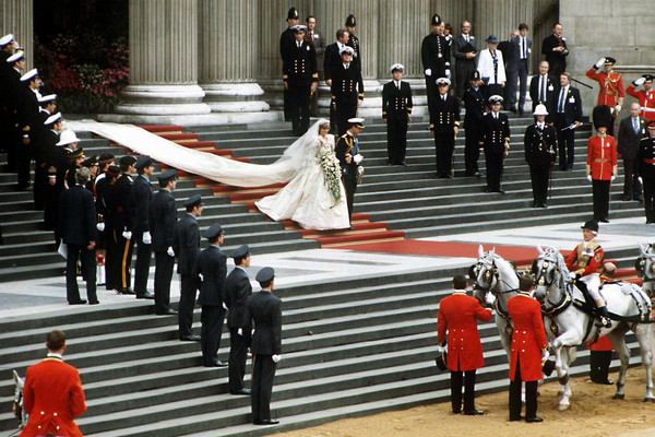 Сколько стоят королевские свадьбы