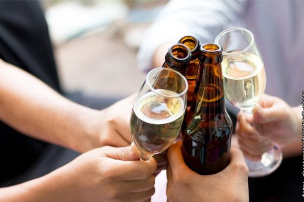 Ученые сравнили пиво и вино: что получилось