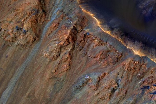 Ученые разгадали тайну загадочных оползней на Марсе - меняет все представления