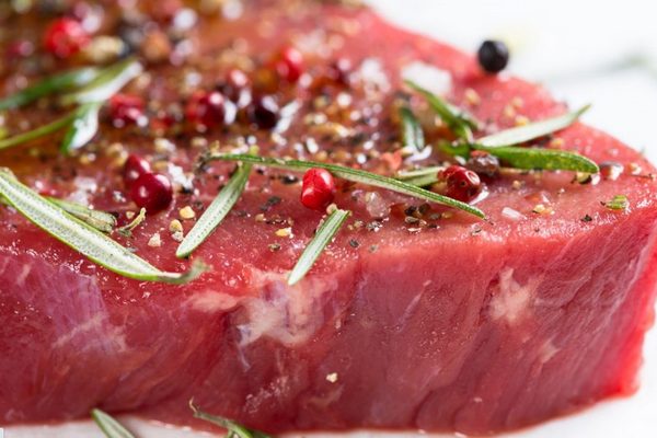 Красное мясо плохо влияет на здоровье сердца – ученые
