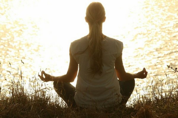 Как медитация помогает справиться со стрессом
