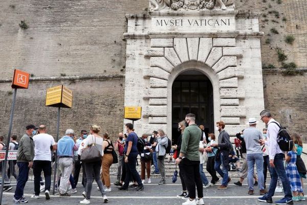 В музеи Ватикана посетителей будут пускать по COVID-сертификатам