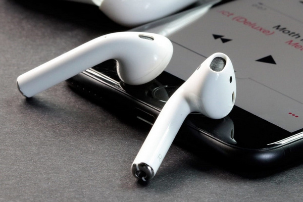 Найден способ превратить наушники Apple AirPods в подслушивающее устройство