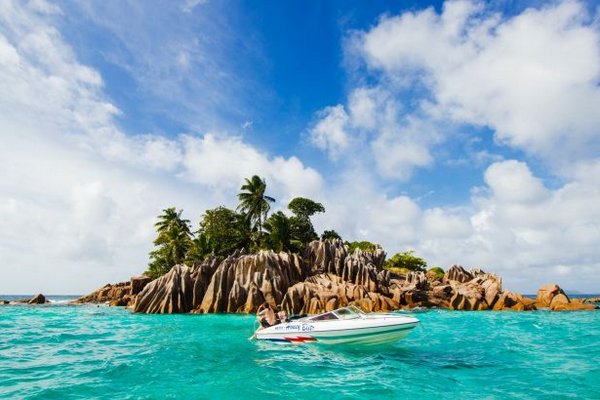 На Сейшелы за 500 евро. Украинские туристы полетят на экзотические острова прямыми рейсами из Киева