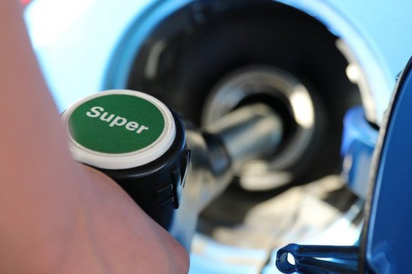 Бензин снова подорожал: сколько стоит топливо на АЗС