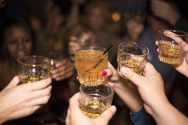 Эксперты заявили, что алкоголь может вызвать рак кишечника