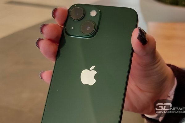 В семействе iPhone 14 появится смартфон без слота для SIM-карты