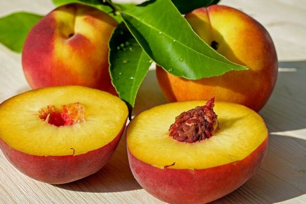 Пищеварение и давление: названы веские причины чаще есть персики