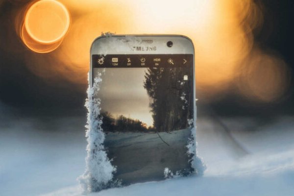 Как пользоваться смартфоном, когда на улице мороз