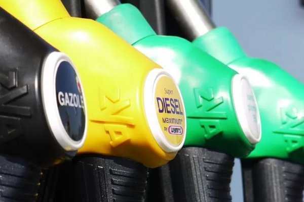 Средние цены на бензин снизились на 0,6% до 53,36 гривны за литр