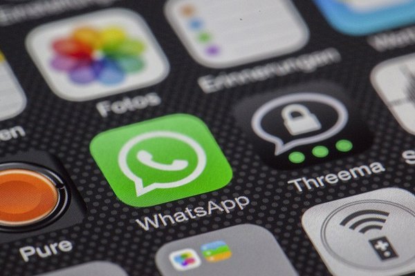 Скан отпечатков и чаты с паролем: WhatsApp анонсировал обновление