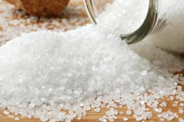 Как зарядить четверговую соль на привлечение денег и удачи