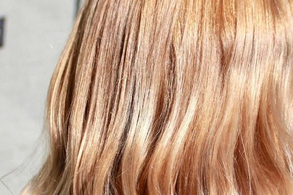 Почему желтеют волосы после окрашивания и как убрать неудачный цвет