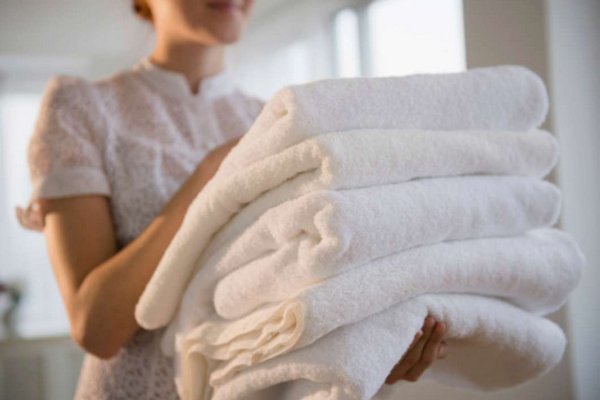 Помогут избавиться от неприятного запаха: лайфхаки по стирке полотенец