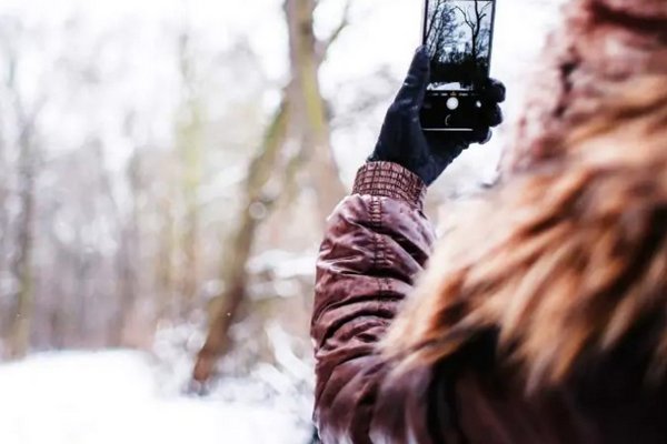 Холода идут: что делать, чтобы телефон не разряжался на морозе