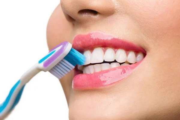 Советы по правильному уходу за зубами, о которых многие забывают