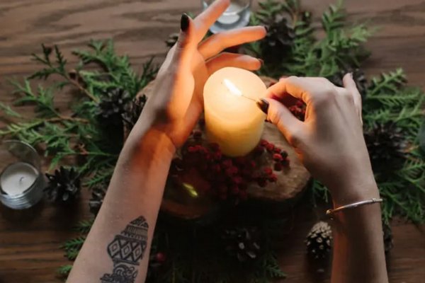 Гадания на Рождество: узнайте свою судьбу с помощью рождественских ритуалов и обрядов