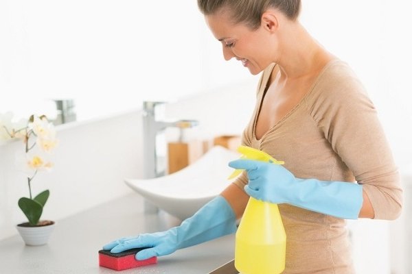 Гениальные лайфхаки для уборки квартиры: как обойтись без дорогих химических средств