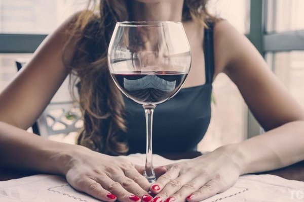 Алкоголь - возбуждает или тормозит сексуальную жизнь?