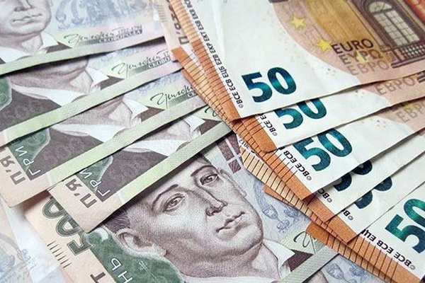 Доллар, евро, злотый: Нацбанк обновил курс валют на 27 марта