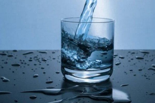 Баланс пользы и вреда: врач рассказала, можно ли пить дистиллированную воду
