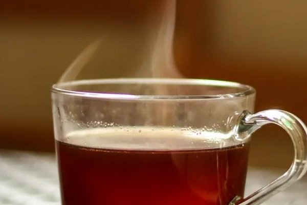 Как быстро охладить чай без добавления воды: три способа