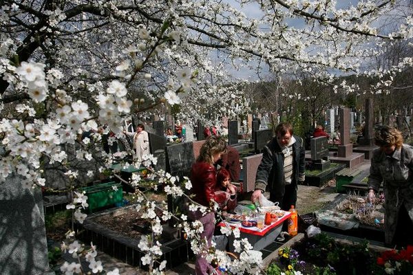 Сегодня - родительская суббота: что нельзя делать в поминальный день