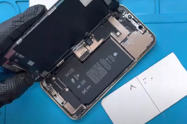 Когда нужна замена аккумулятора iPhone 14 Pro