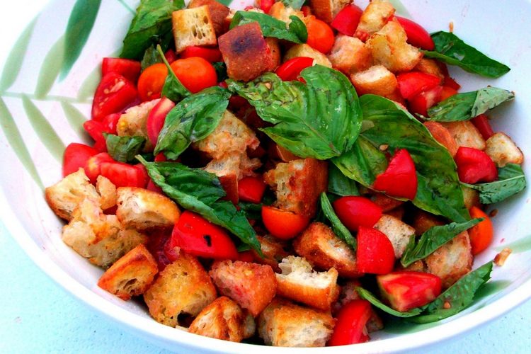 Итальянский овощной салат Панцанелла
