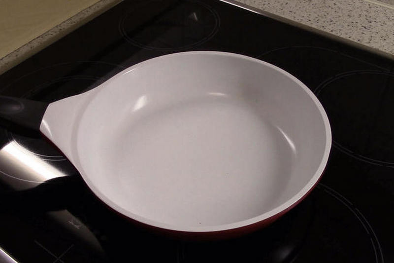 Как можно очистить сковородки без химии от нагара и жира