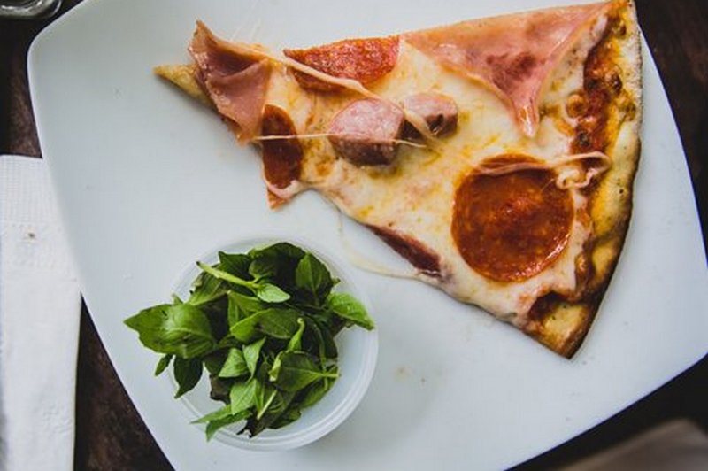 Вы будете удивлены: диетологи назвали пиццу полезным завтраком