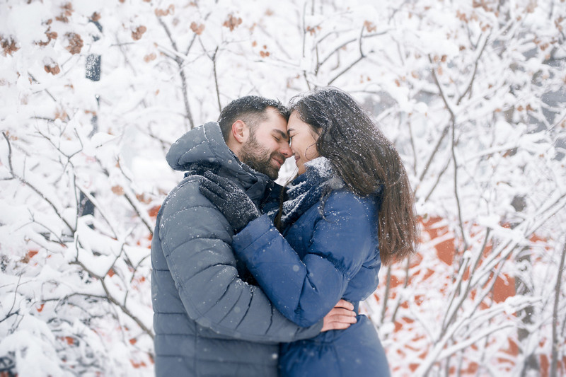 Взять тепленьким: зимой мужчины чаще хотят серьезных отношений